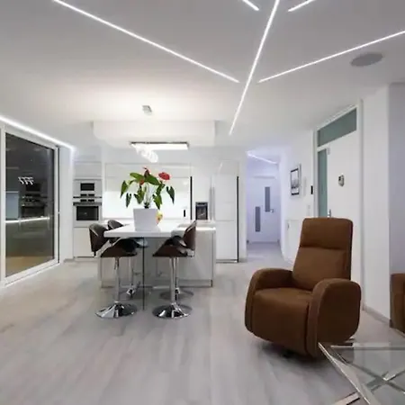 Apartment Moderno Atico En Primera Linea De Las Canteras. Las Palmas de Gran Canaria