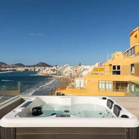 Moderno Atico En Primera Linea De Las Canteras. * Las Palmas de Gran Canaria