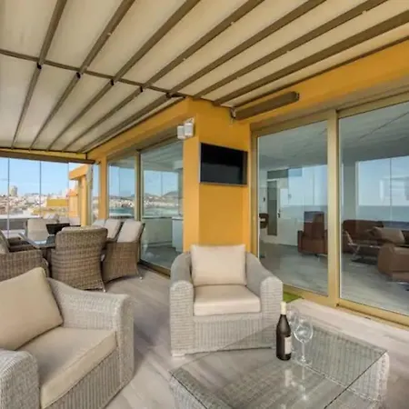 Moderno Atico En Primera Linea De Las Canteras. Apartment