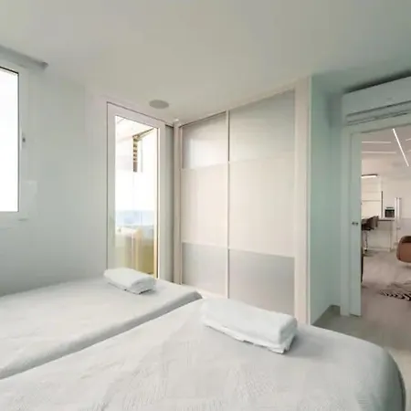 Moderno Atico En Primera Linea De Las Canteras. Apartment
