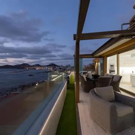 Apartment Moderno Atico En Primera Linea De Las Canteras.