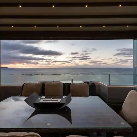 Apartment Moderno Atico En Primera Linea De Las Canteras. *